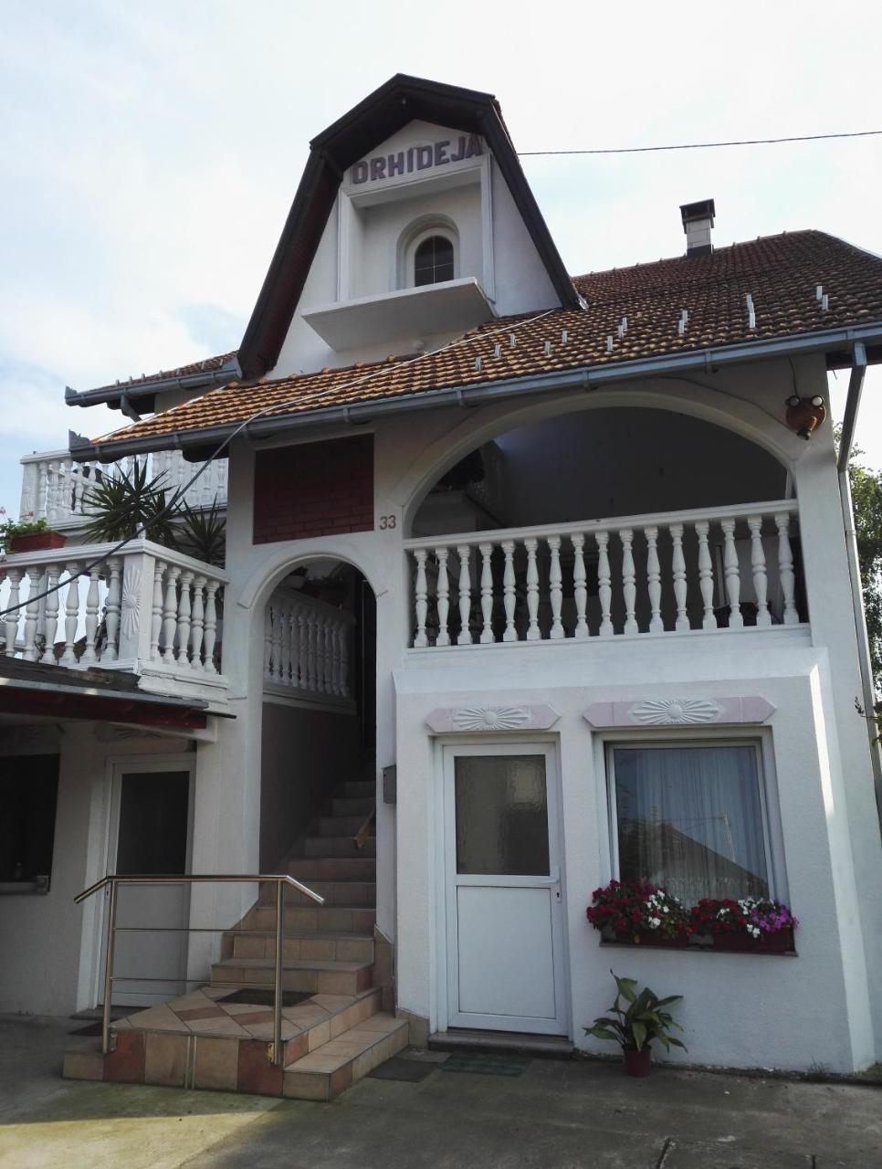 Prenociste Orhideja Hotel Odzak Exterior photo